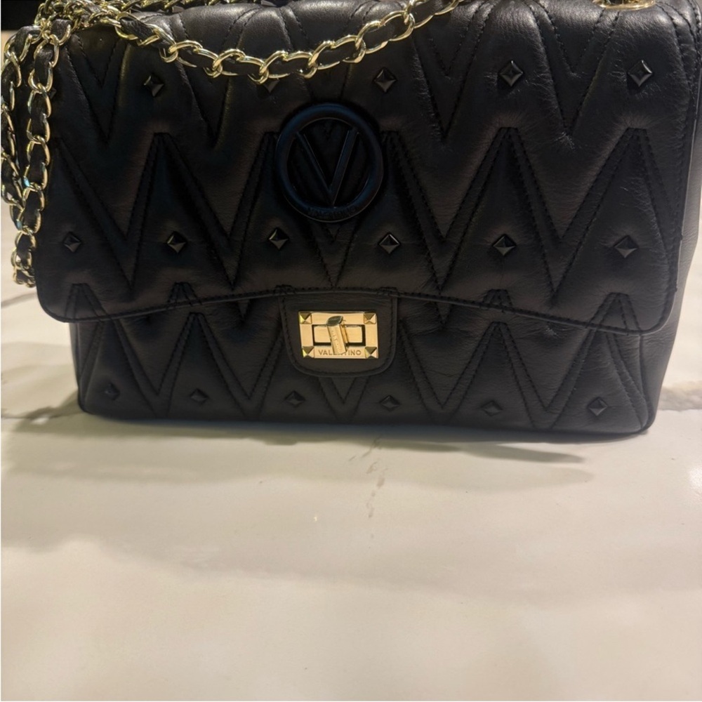 Black Quilted Chain Shoulder Bag, It literally used it 2 times .